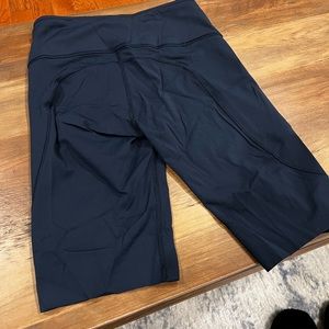 Lululemon biker shorts 10 inch - size 6